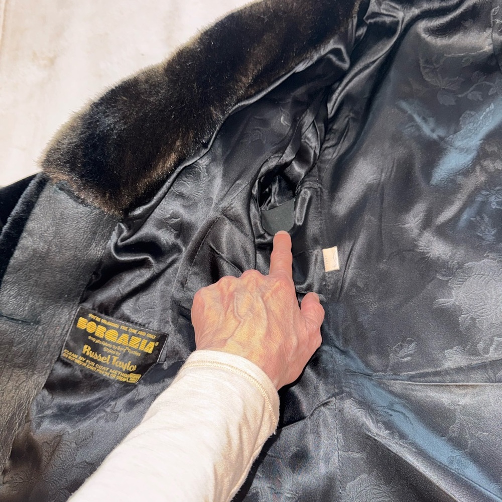 Chic Black Faux Fur Teddy Jacket - Picture 5 of 15